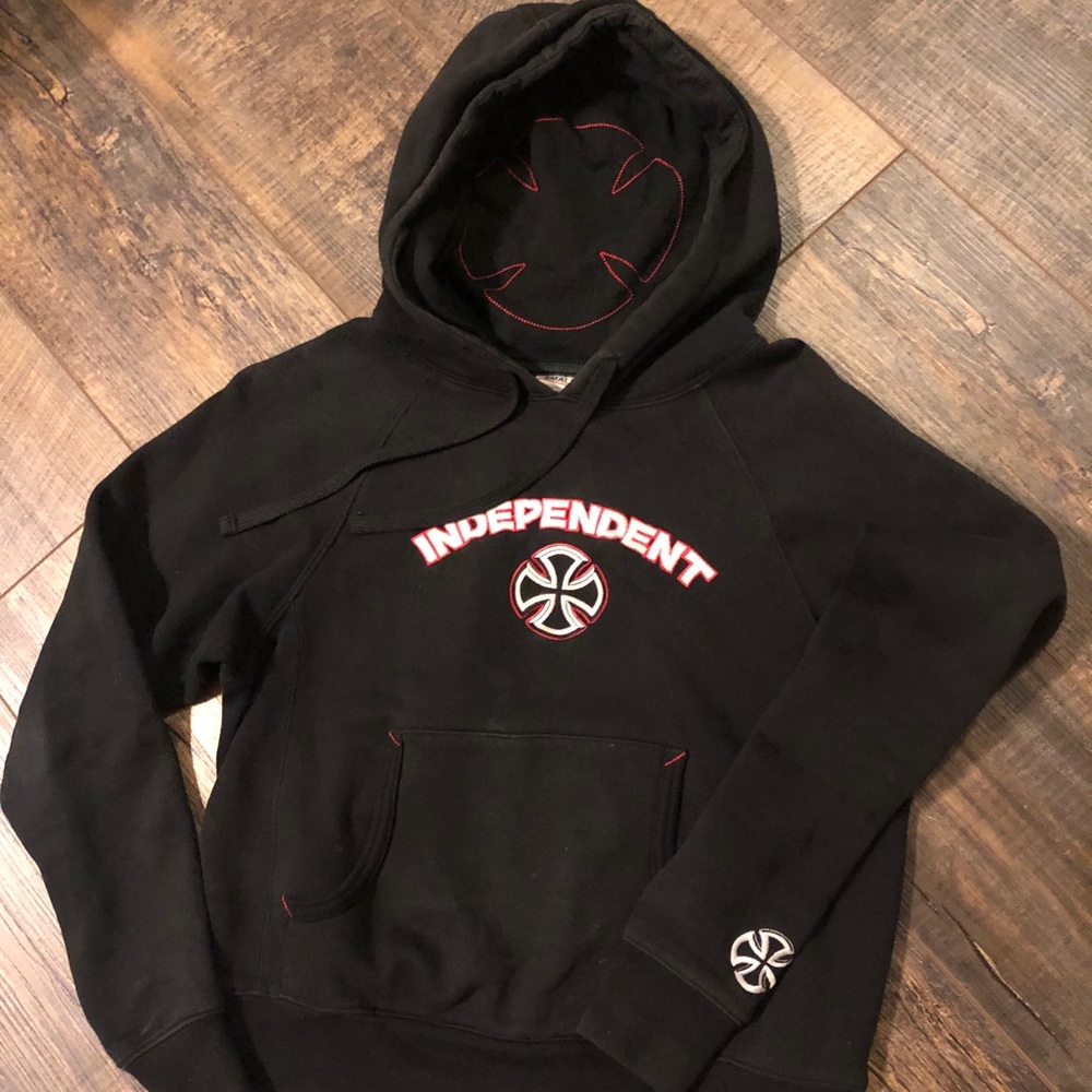 Independent pullover hoodie